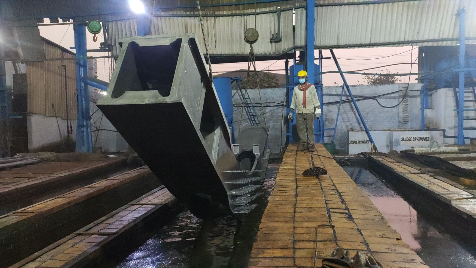 Hot dip galvanizing work at Shivam Engineers & Fabricators - photo 9